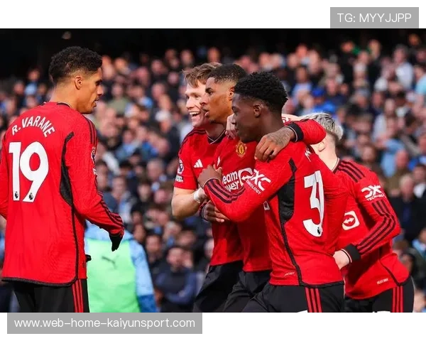 曼联反击一条线切入,拉什福德抽射被门将托出底线